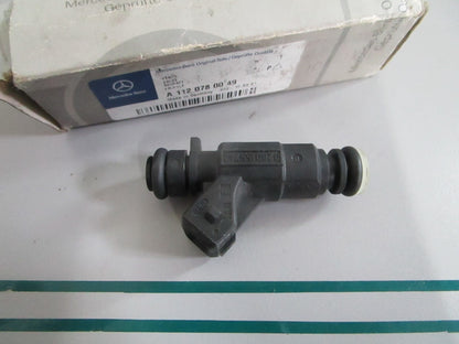 NEW OEM A1120780049 Mercedes-Benz Fuel Injector 0820