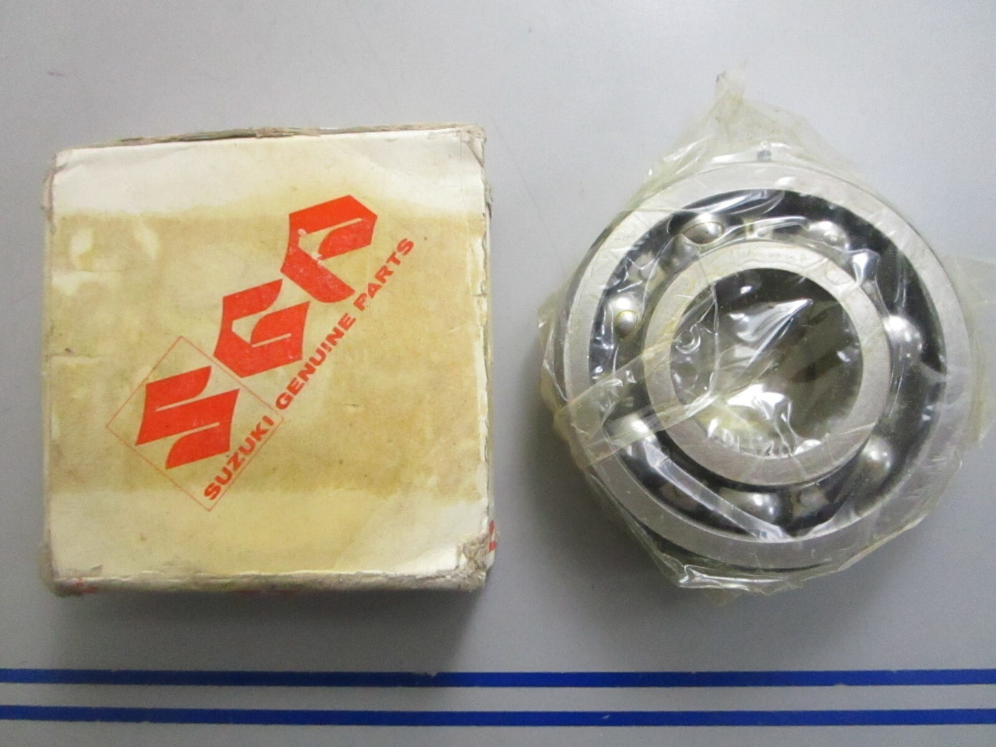 *NEW OEM* 0820 Suzuki Bearing 09262-30049