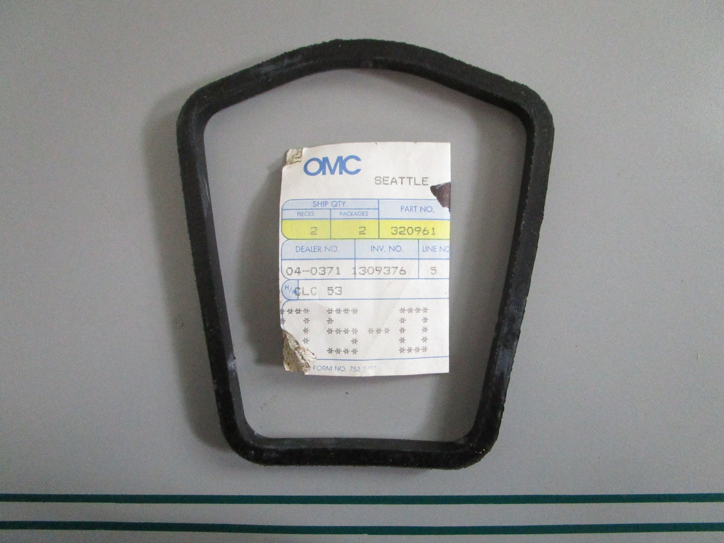 NEW OEM 320961 0320961 OMC Johnson Evinrude Exhaust Seal 0820