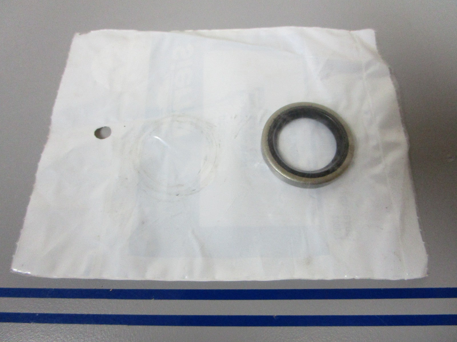 NEW 18-2026 Replaces: OMC 321453 0321453 Sierra Oil Seal 0720