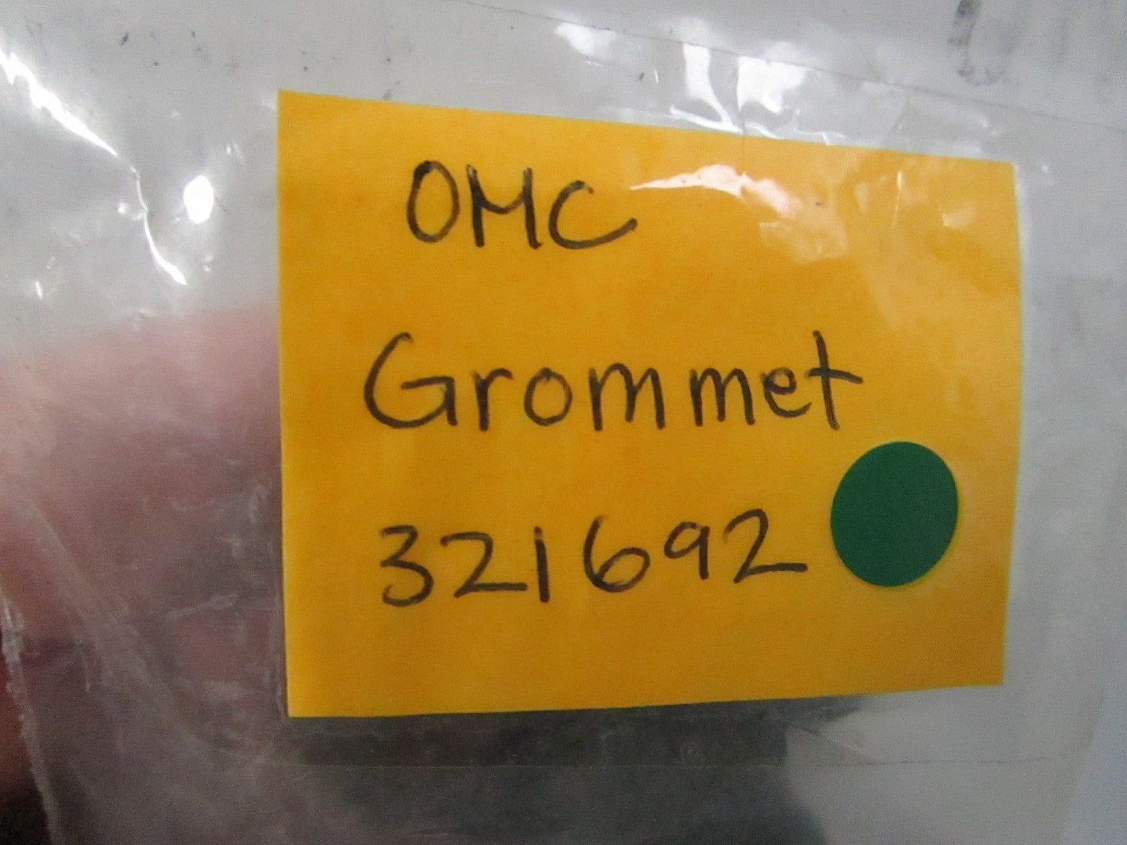 NEW OEM (LOT OF 5) 321692 0321692 OMC Johnson Evinrude Grommet 0810