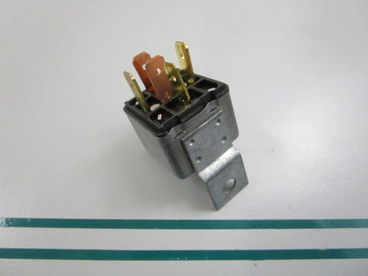 NEW OEM 876040 Volvo Penta Relay 0810