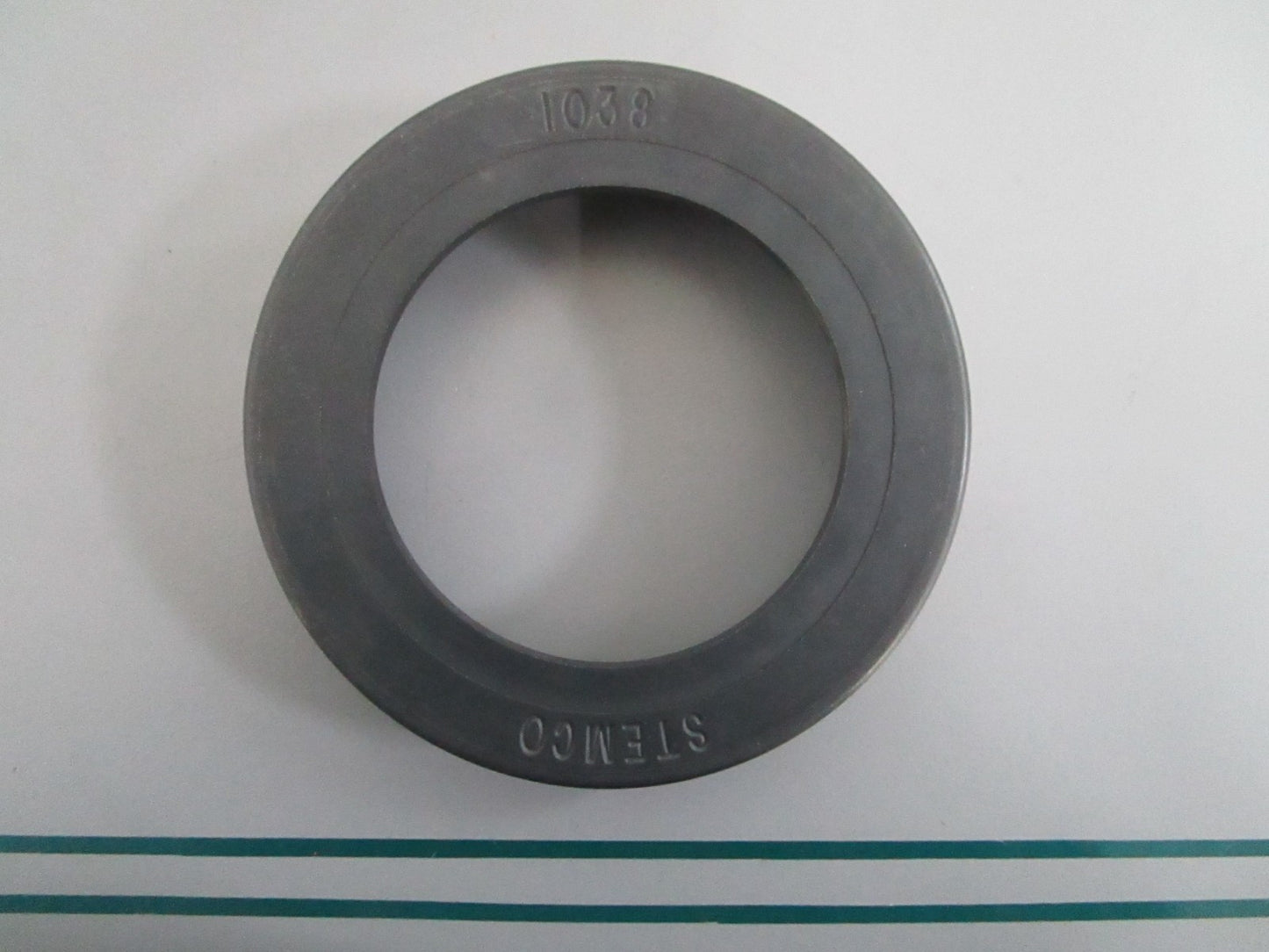 NEW OEM 310-1038 Stemco Axle Ring 0820