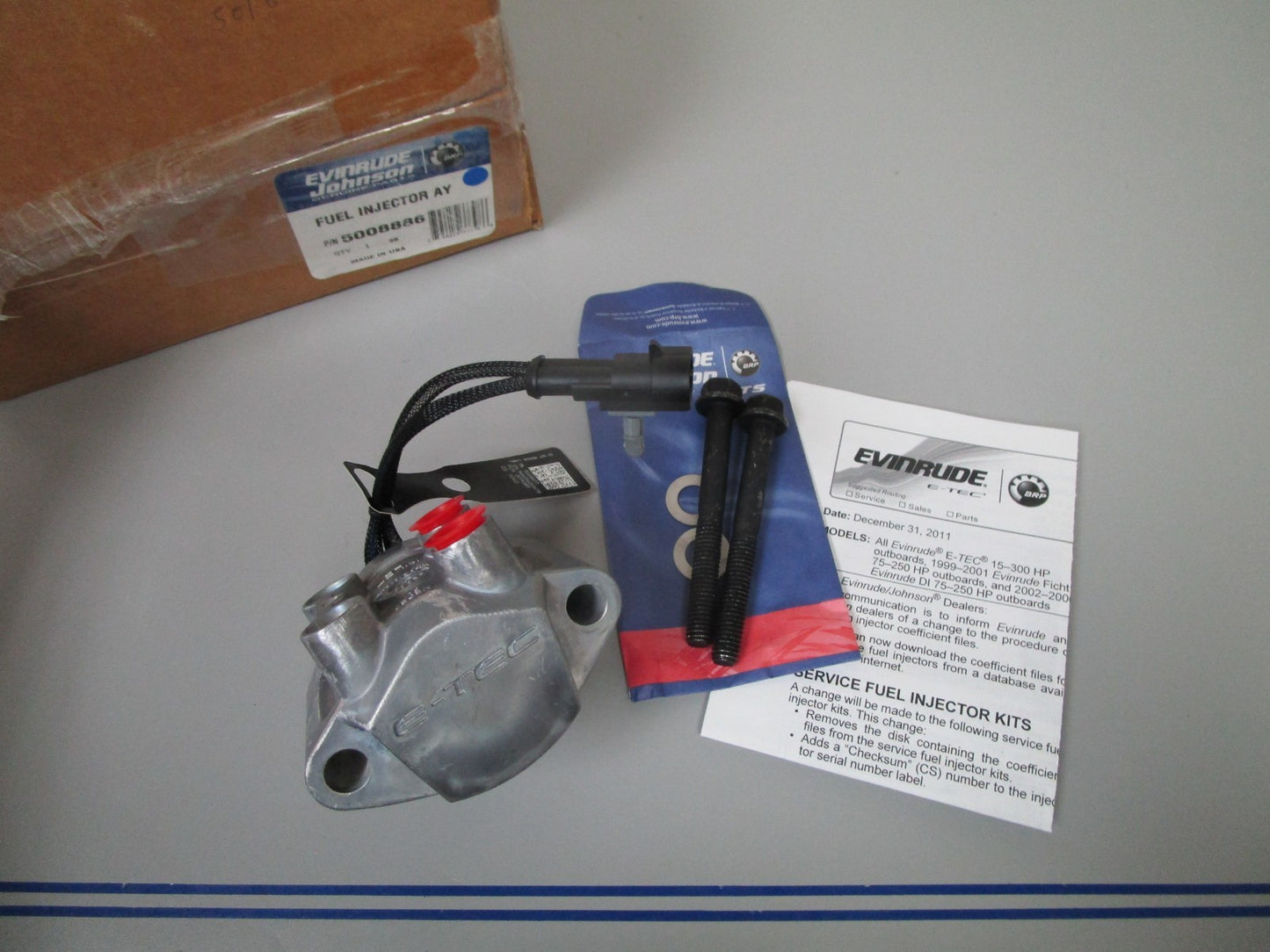 *NEW OEM* 0720 OMC Johnson Evinrude ETEC Fuel Injector Assembly 5008886