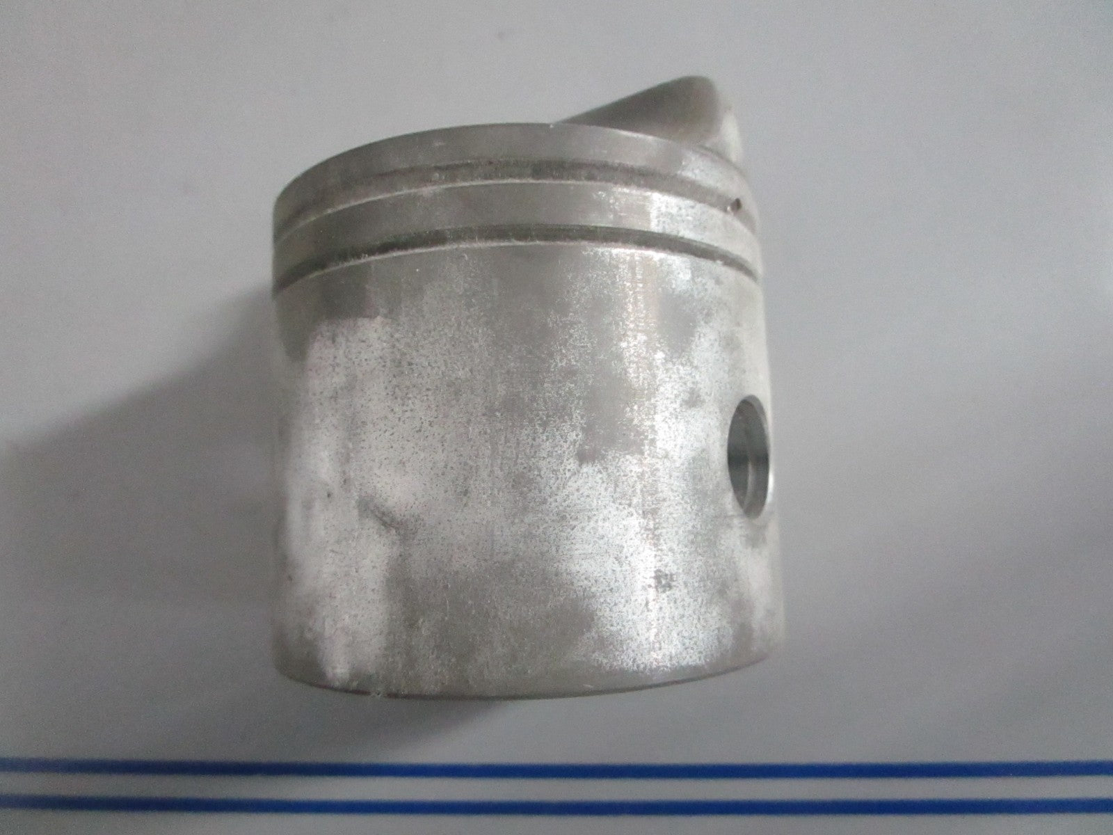 NEW OEM 389155 0389155 323604 OMC Johnson Evinrude Piston 0820