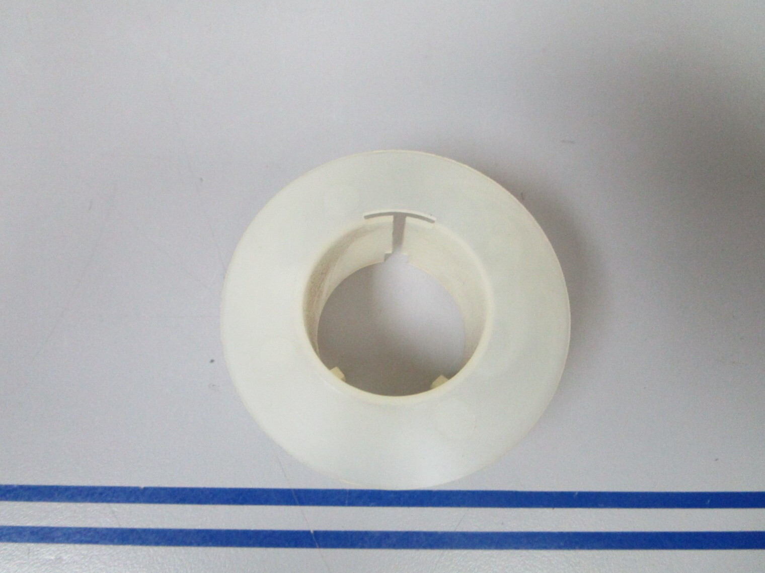 *NEW OEM* 0810 OMC Johnson Evinrude Bushing 332717 0332717