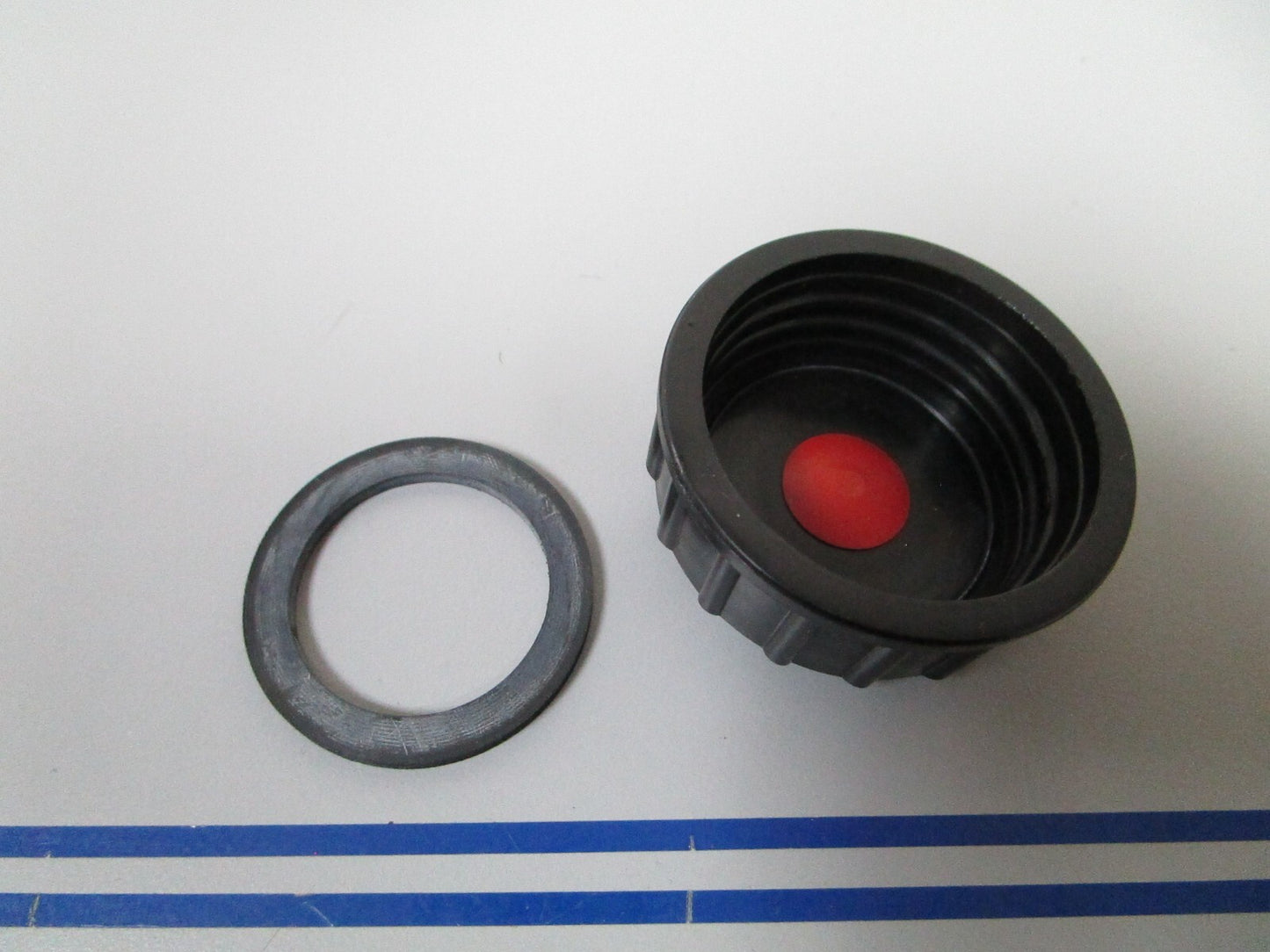 *NEW OEM* 0810 Mercury Quicksilver Reservoir Cap 36-808625