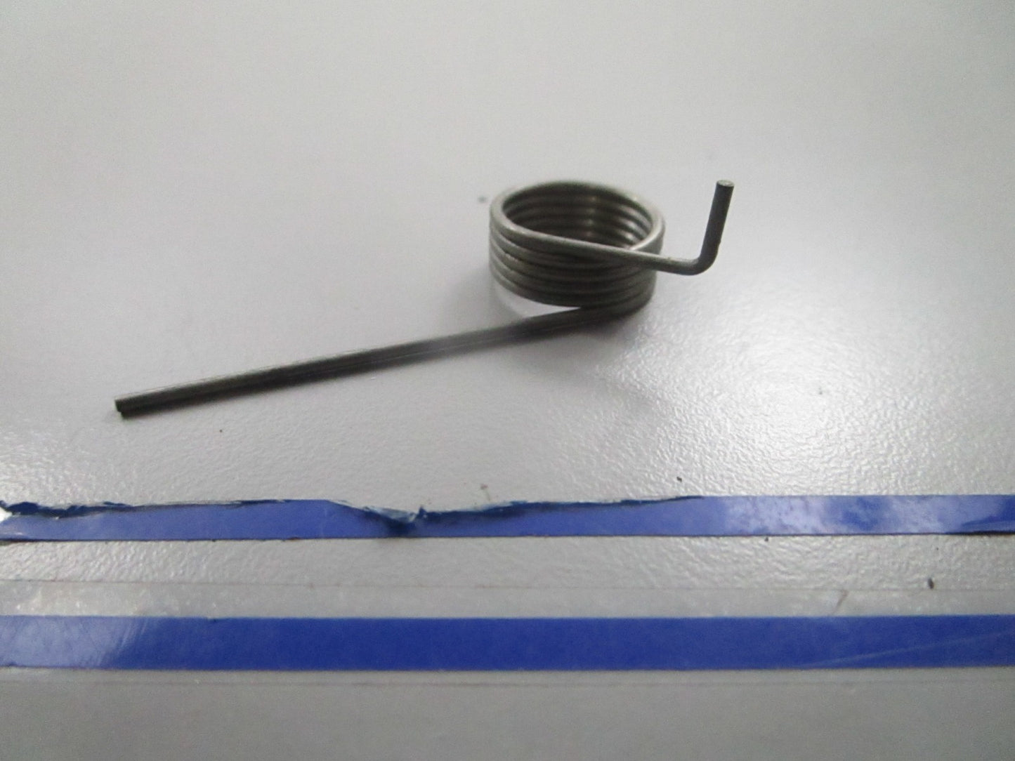 *NEW OEM* 0810 OMC Johnson Carrying Handle Spring 336038 0336038