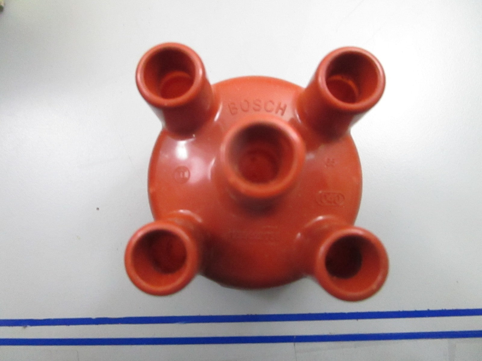 *NEW OEM* 0810 Volvo Bosch Distributor Cap 243797-8