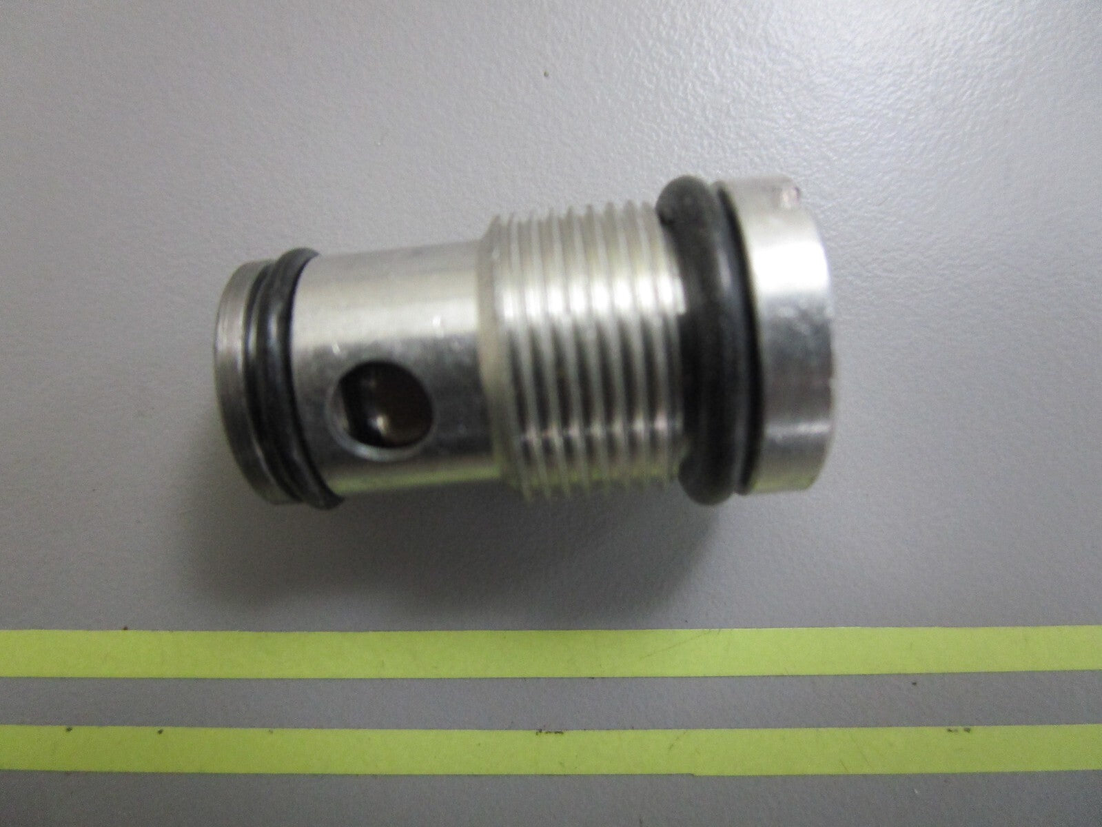 *NEW OEM* 0810 Suzuki Valve Assembly 48530-87D02