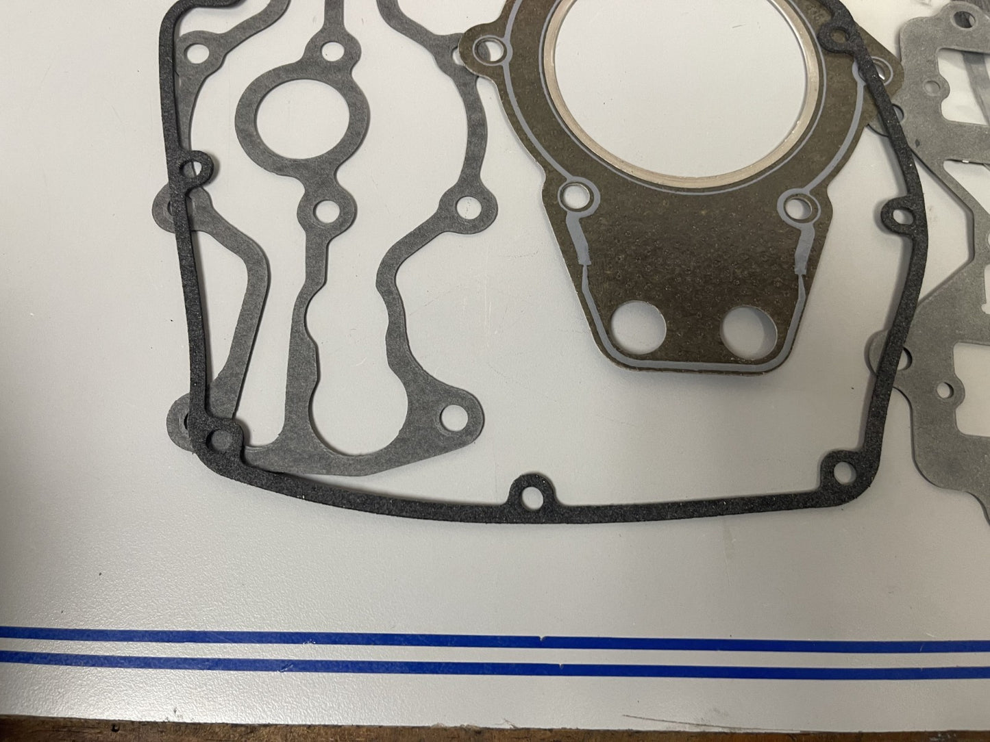 *NEW OEM* 0670 Johnson Evinrude Gaskt Set 393433 0393433