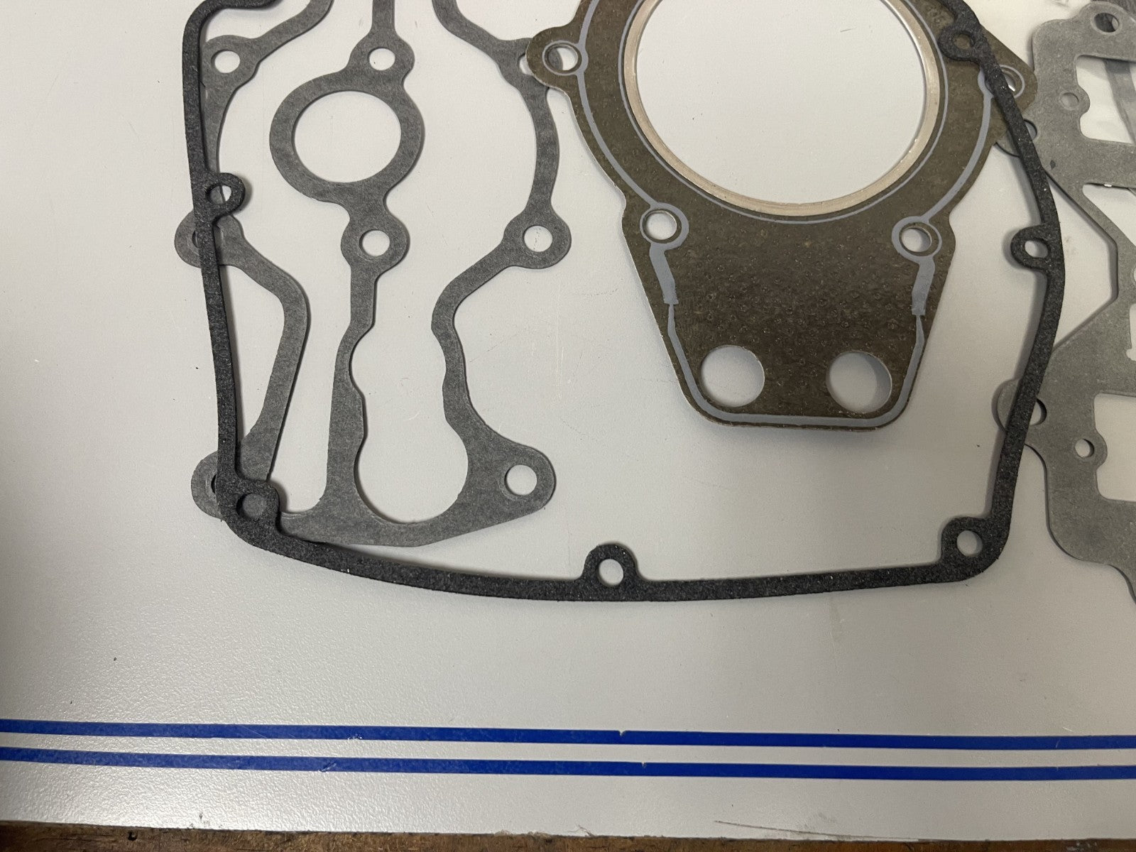*NEW OEM* 0670 Johnson Evinrude Gaskt Set 393433 0393433