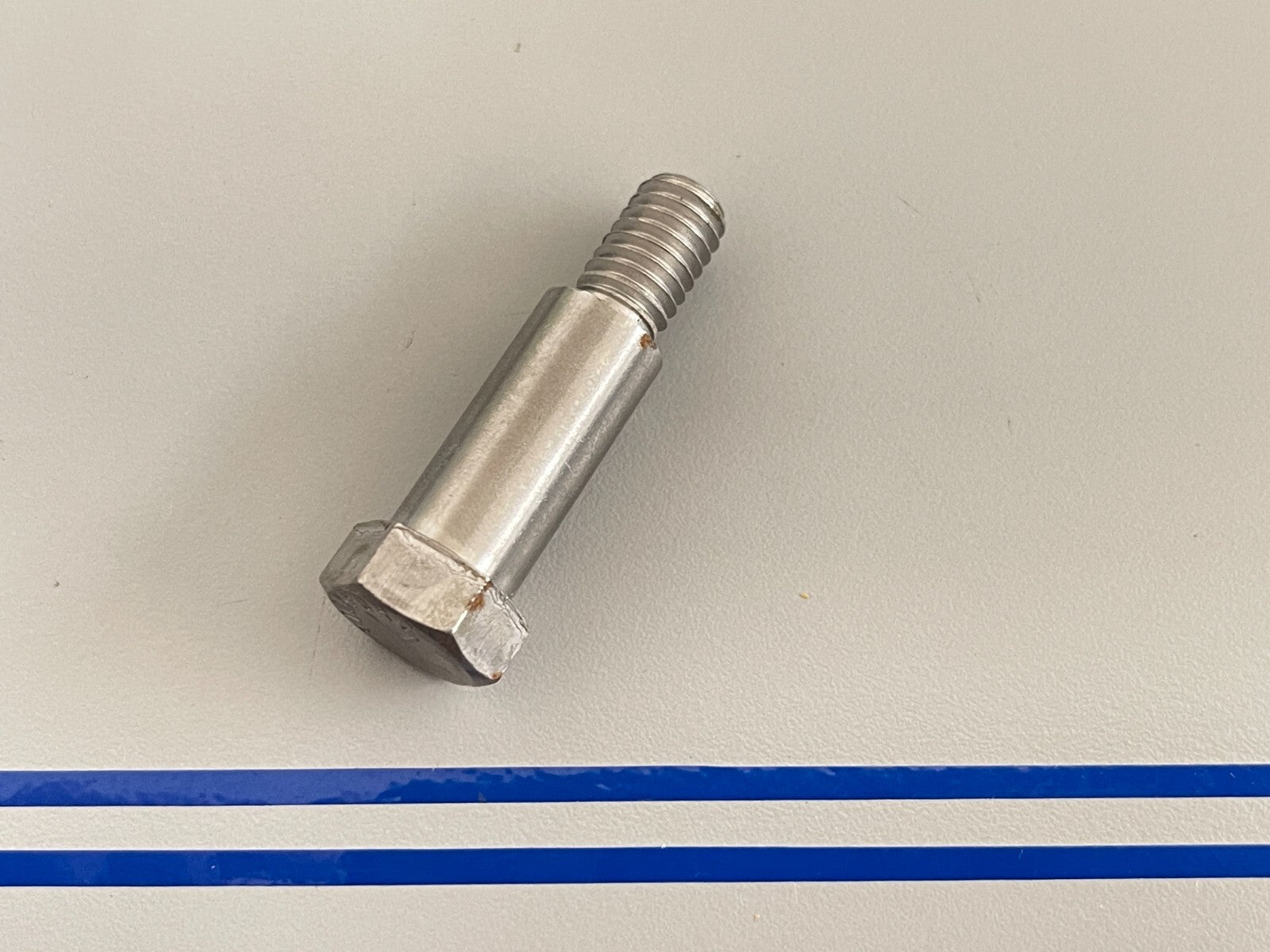 *NEW OEM* 0810 OMC Johnson Evinrude Pivot Screw 206409 0206409