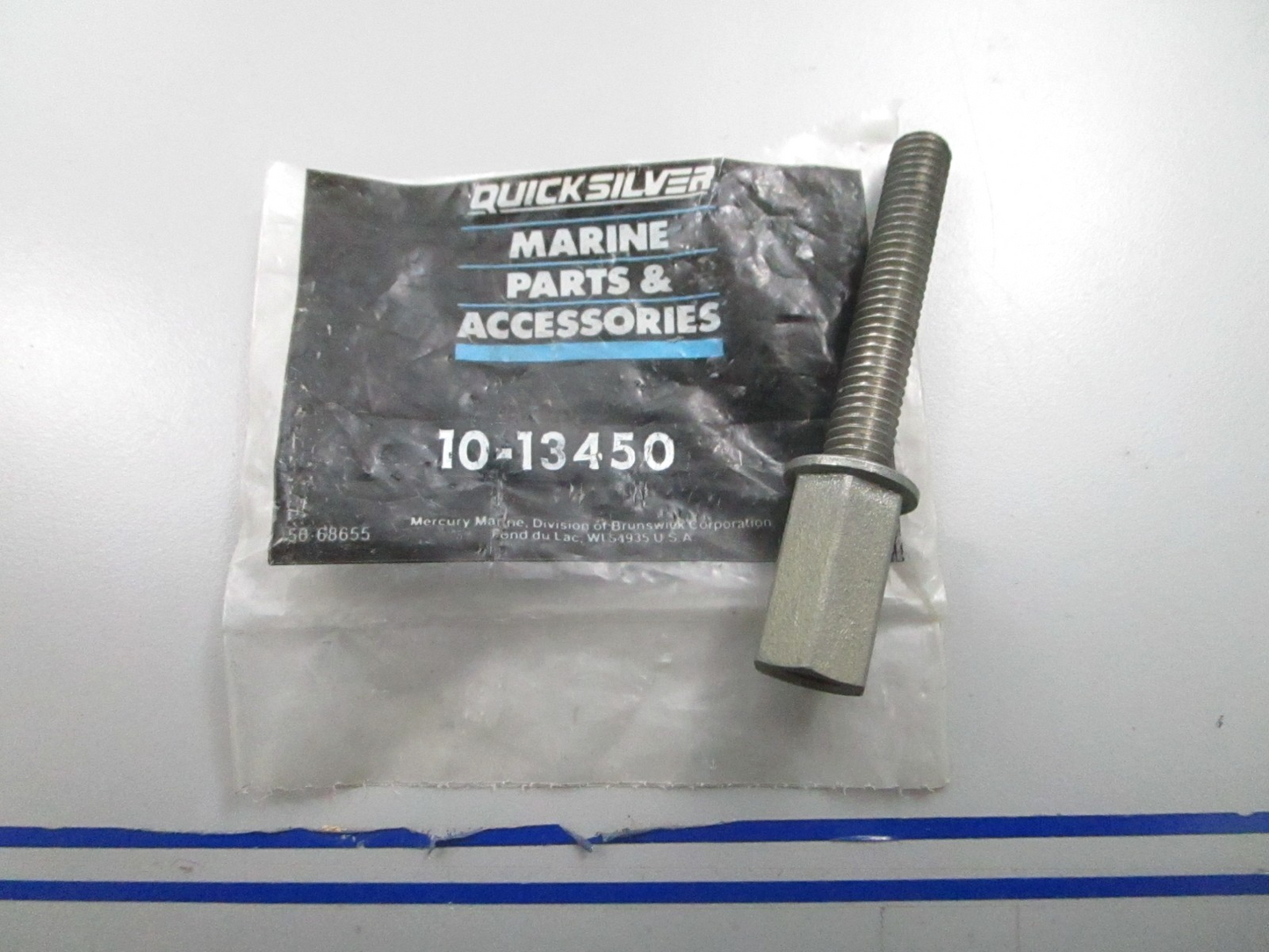 *NEW OEM* 0810 Mercury Quicksilver Screw 10-13450