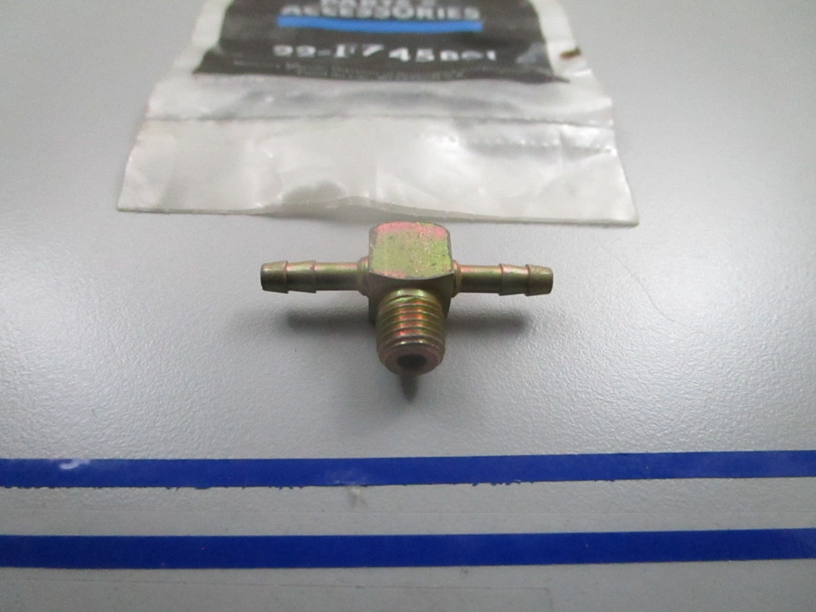 *NEW OEM* 0810 Mercury Force 120 150 HP 89'-94' Fitting 22-F745801