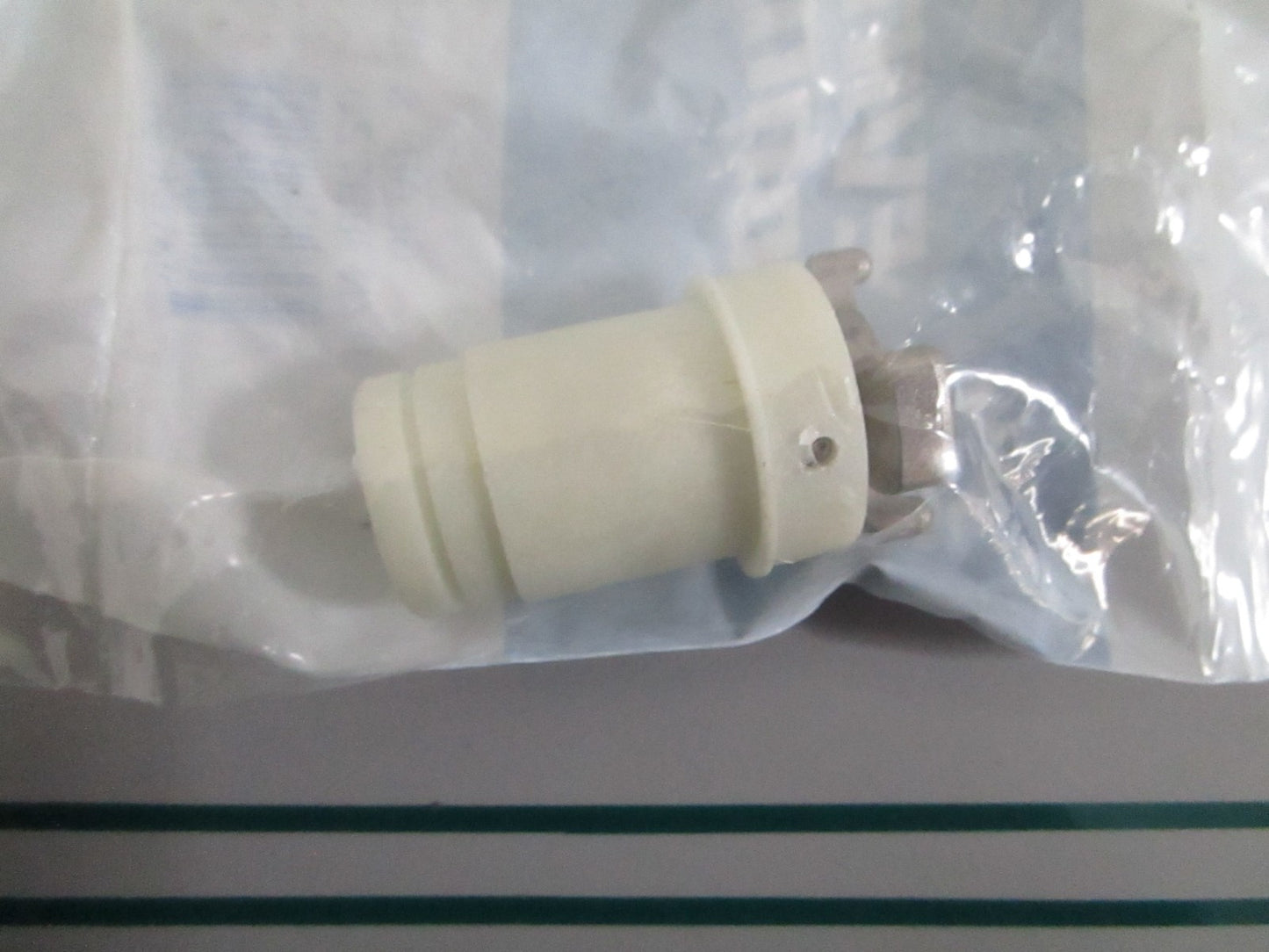 NEW OEM 389720 0389720 OMC Johnson Evinrude Gear & Bushing 0820