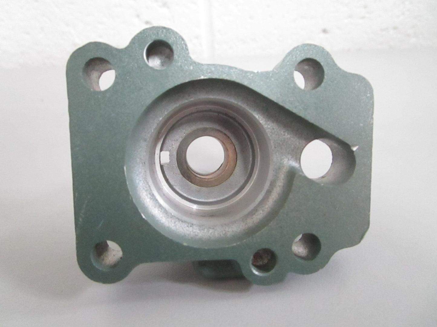 NEW OEM 6G8-45331-00-5B Yamaha Bearing Housing 0820