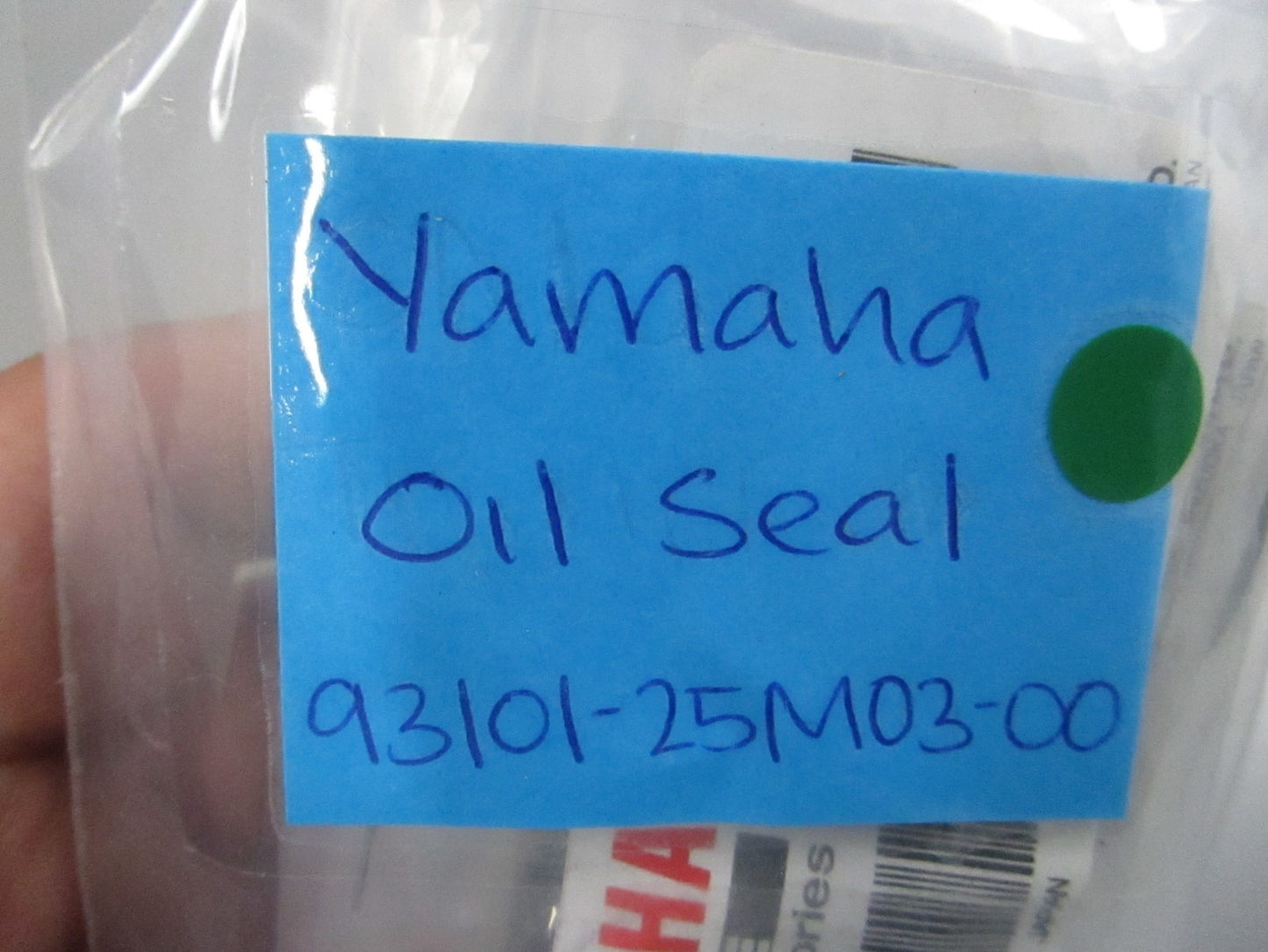 NEW OEM (LOT OF 2) 93101-25M03-00 Yamaha Oil Seal 0810