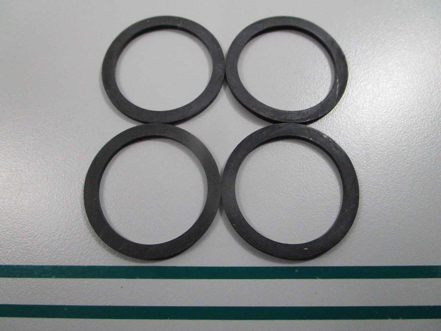 NEW OEM (LOT OF 4) 302675 0302675 OMC Johnson Evinrude Gasket 0810