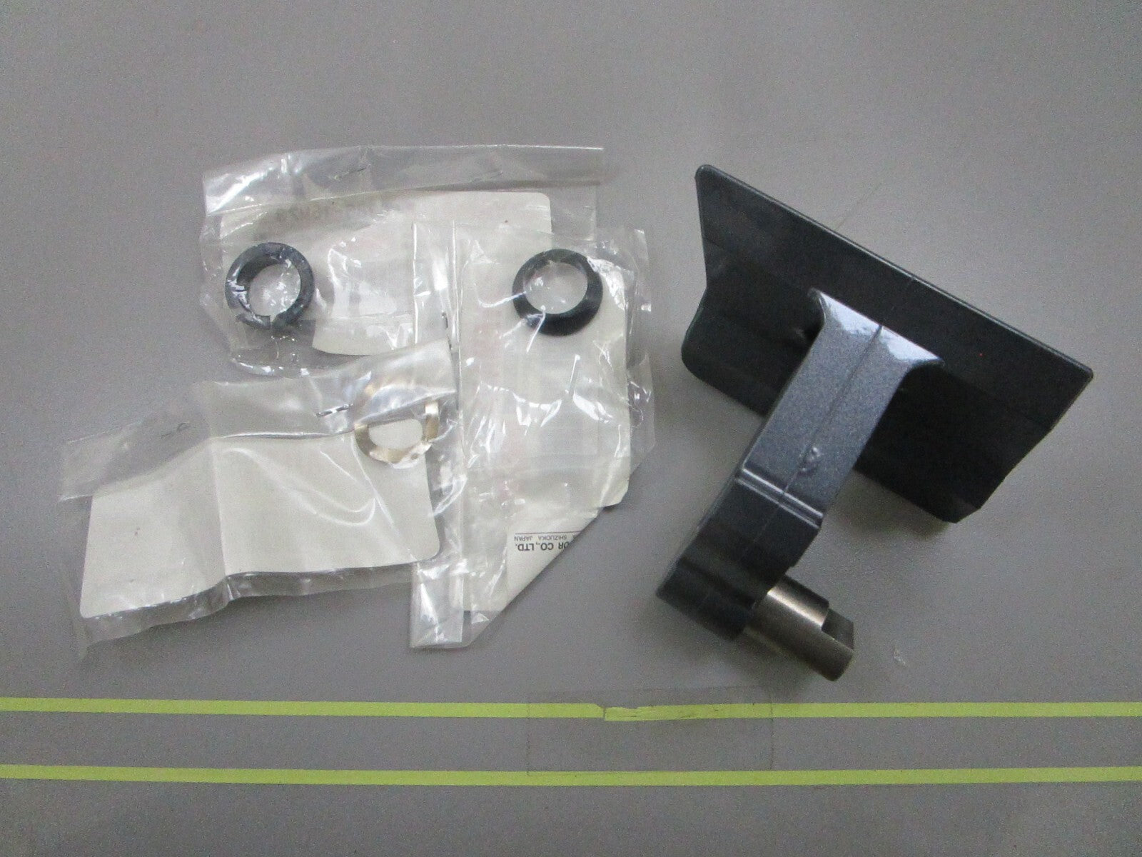 *NEW OEM* 0810 Yamaha Clamp Lever 68F-42817-00-8D