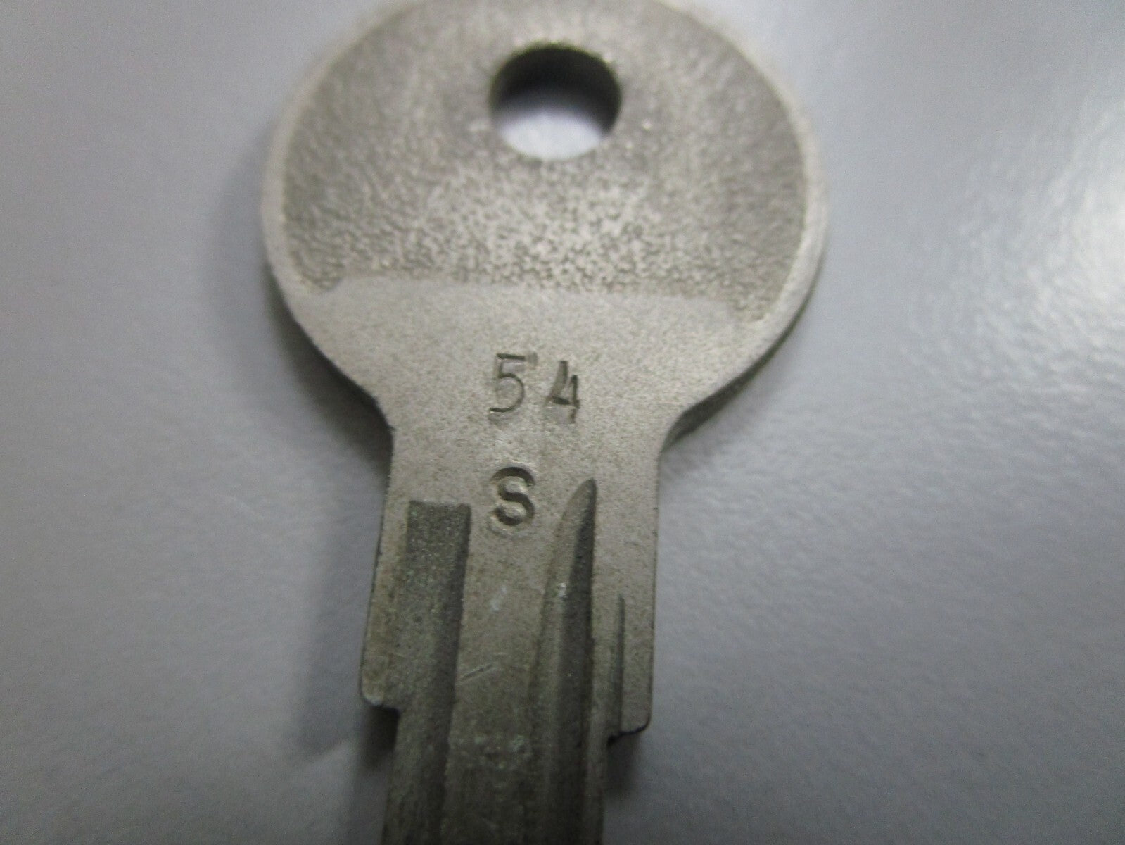 *NEW OEM* 0810 OMC Johnson Evinrude Ignition Key 77-54 501803 0501803