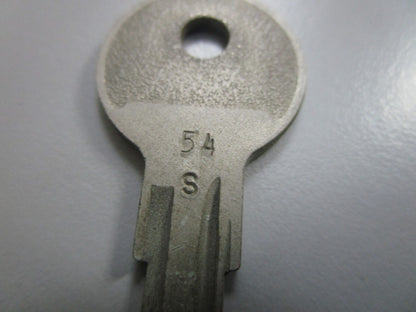 *NEW OEM* 0810 OMC Johnson Evinrude Ignition Key 77-54 501803 0501803