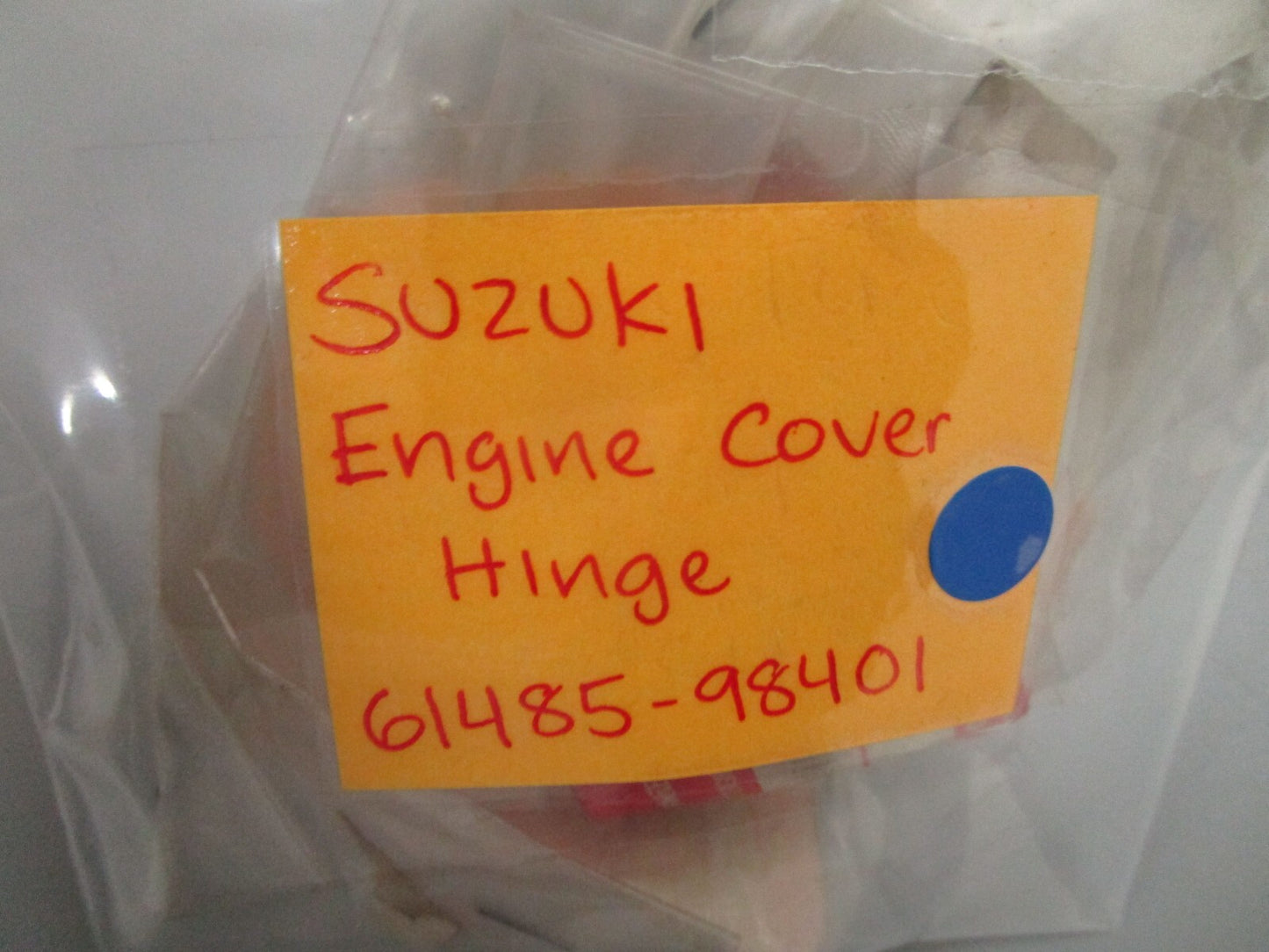 *NEW OEM* 0770 Suzuki Engine Cover Hinge 61485-98401