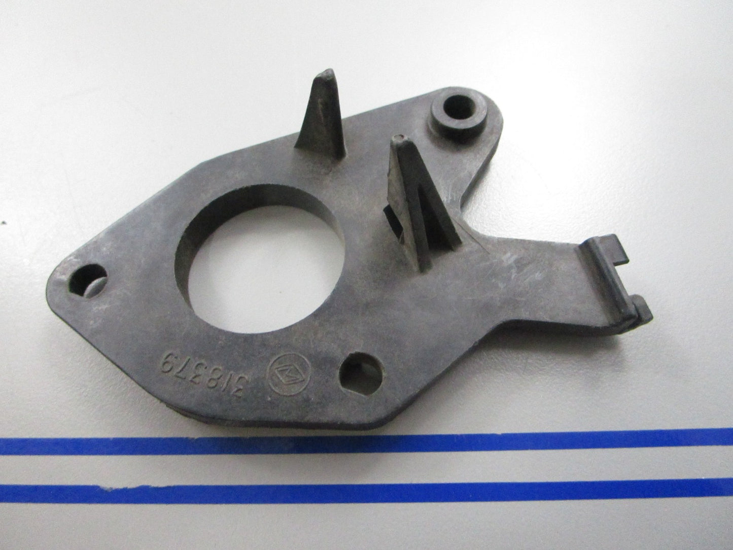 *NEW OEM* 0810 OMC Johnson Evinrude Bearing Head 318379 0318379