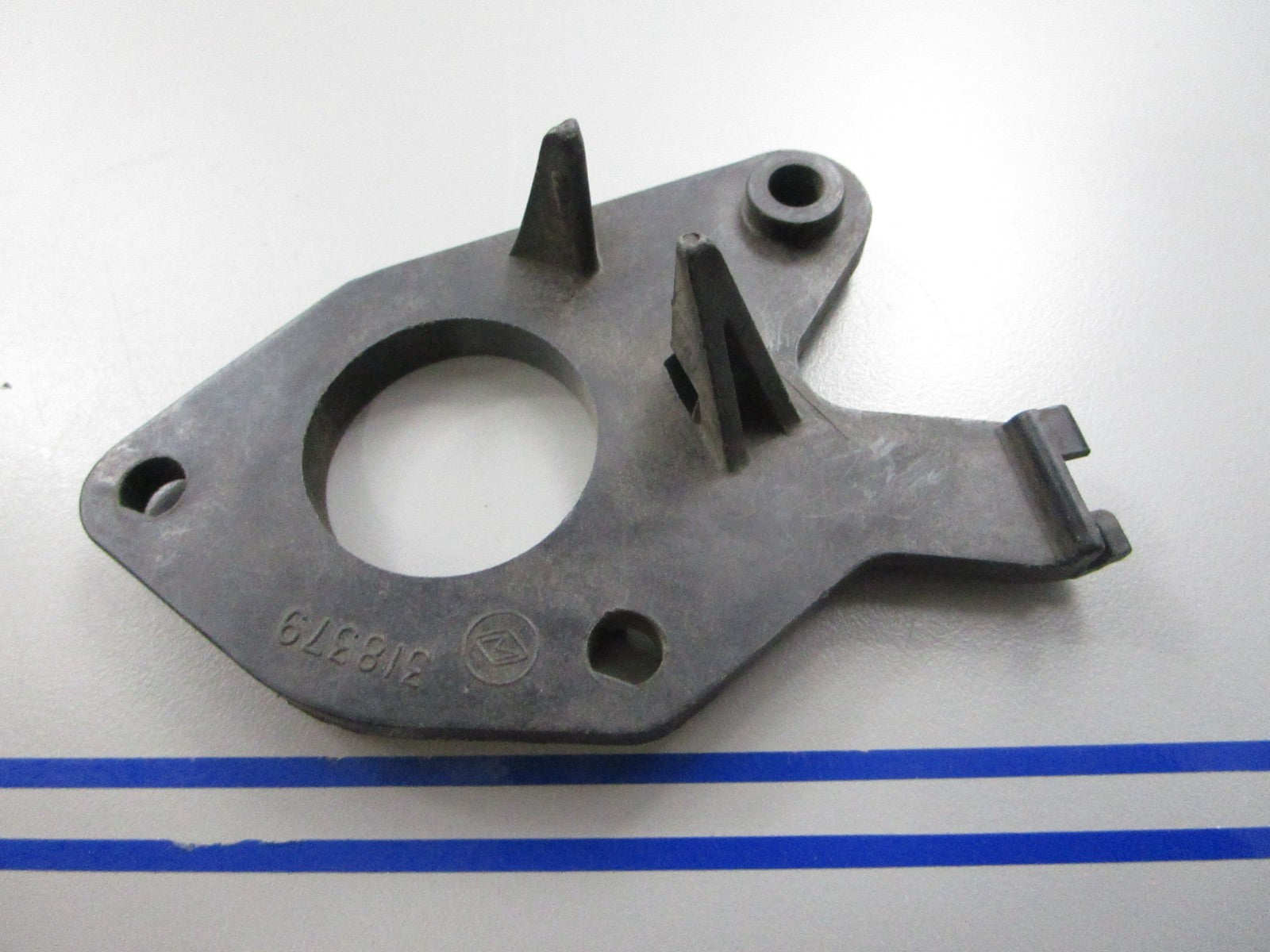 *NEW OEM* 0810 OMC Johnson Evinrude Bearing Head 318379 0318379