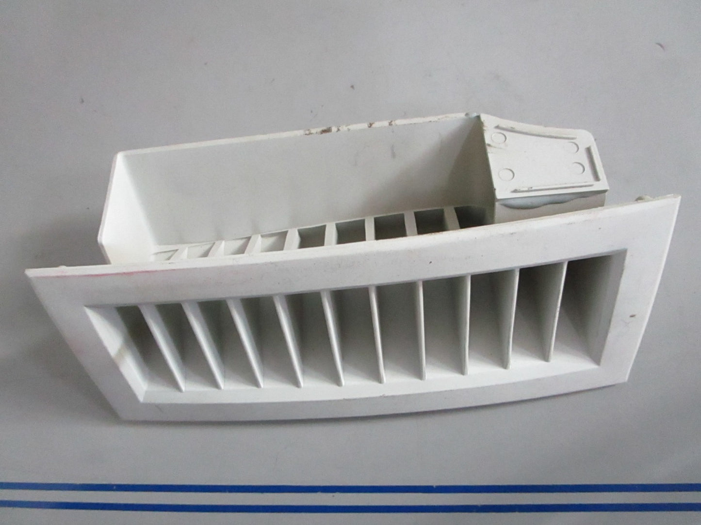 NEW OEM 398447 0398447 912564 0912564 OMC Johnson Evinrude Air Inlet 0820