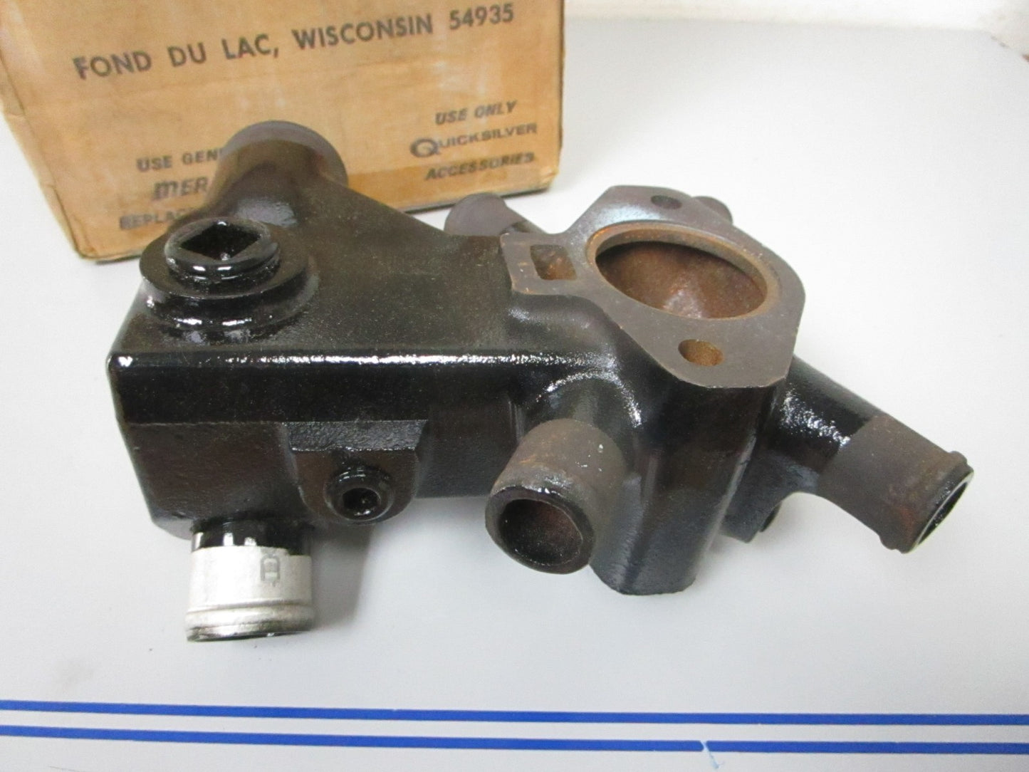NEW OEM 78985A1 Mercury Mercruiser GM 325 350 454 Thermostat Housing 0720