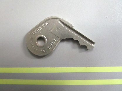 *NEW OEM* 0750 OMC Johnson Evinrude  IGNITION KEY (73-31)  501795 0501795