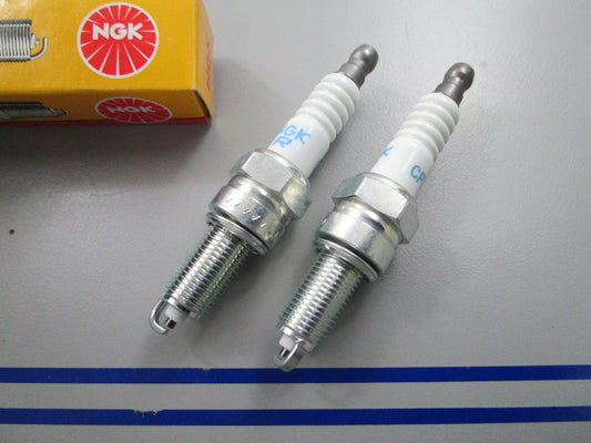 *NEW* (LOT OF 2) 0810 NGK Spark Plug CPR8E