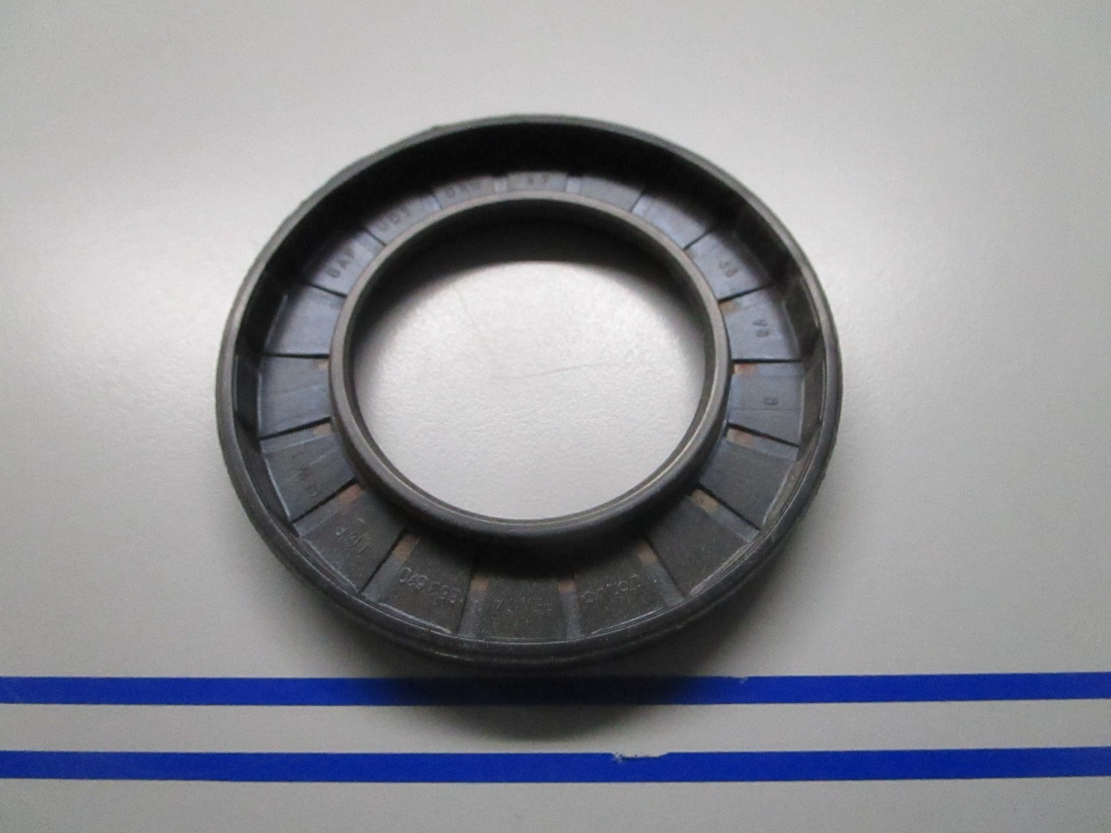 *NEW OEM* 0810 Volvo Penta Seal 853670