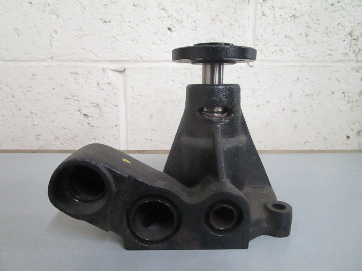 *NEW OEM* 0820 Volvo Penta Circulation Pump 831742