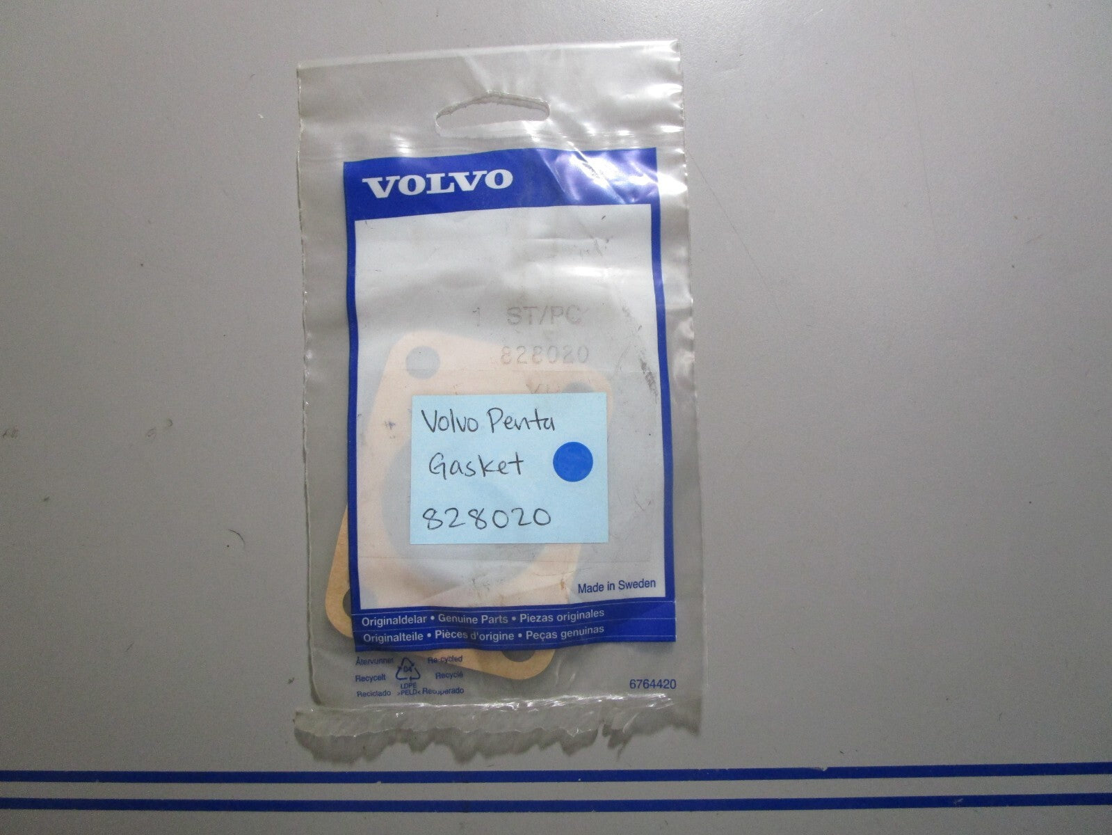 *NEW OEM* 0810 Volvo Penta Gasket 828020