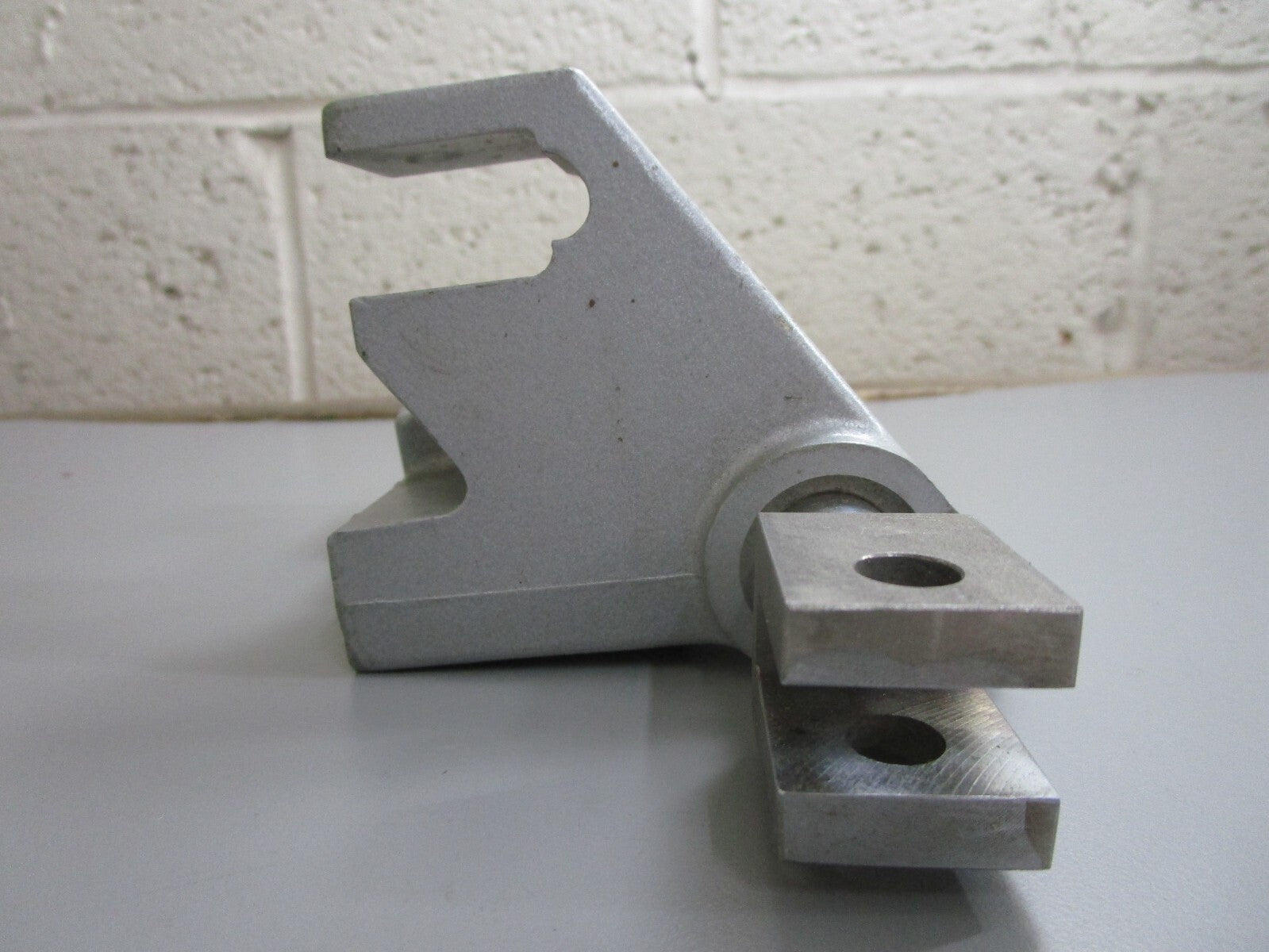 *NEW OEM* 0820 OMC Johnson Evinrude STBD Housing Plug & Spool Valve Ay 984484