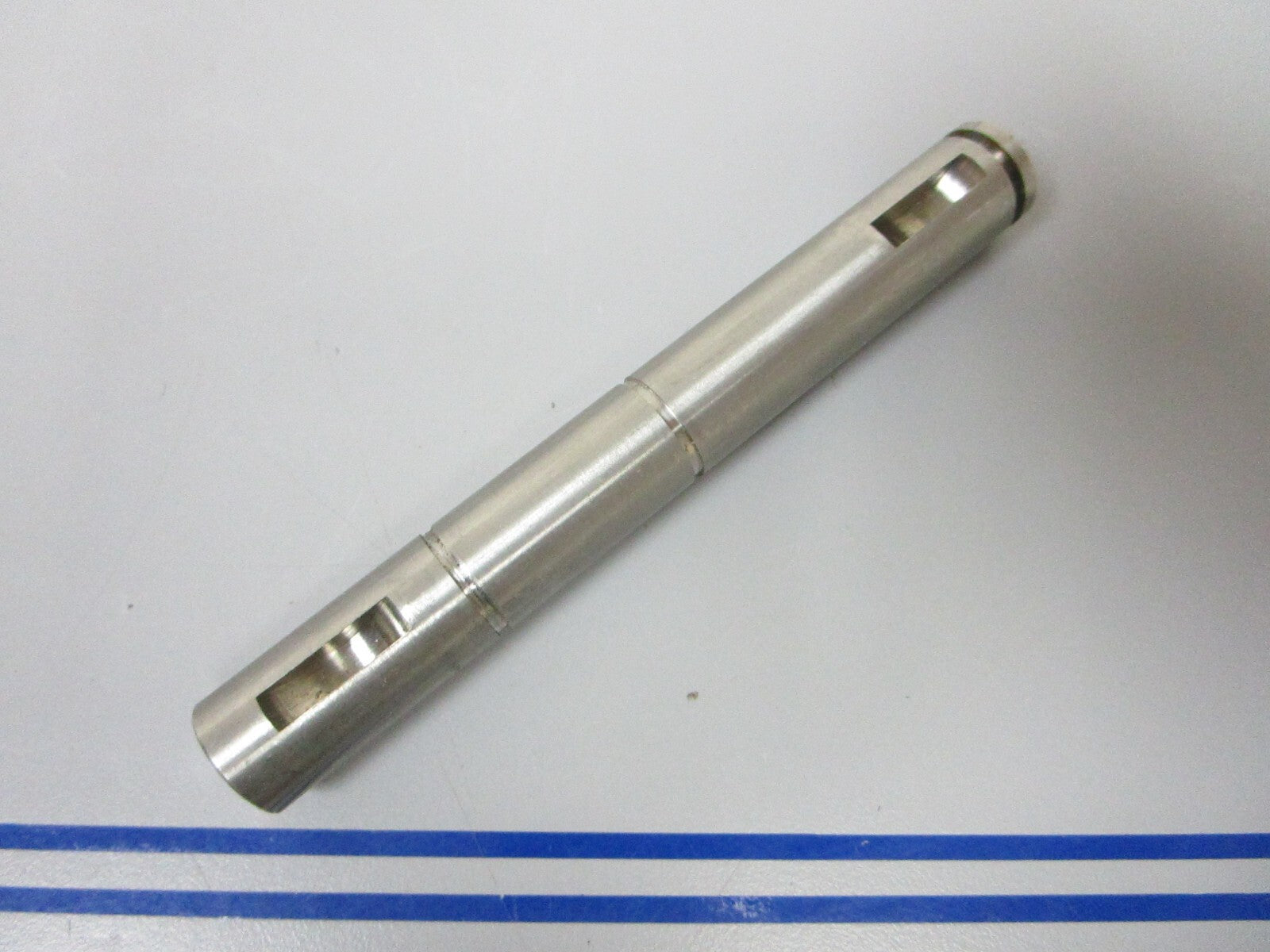 *NEW OEM* 0720 OMC Johnson Evinrude Shaft 910125 0910125