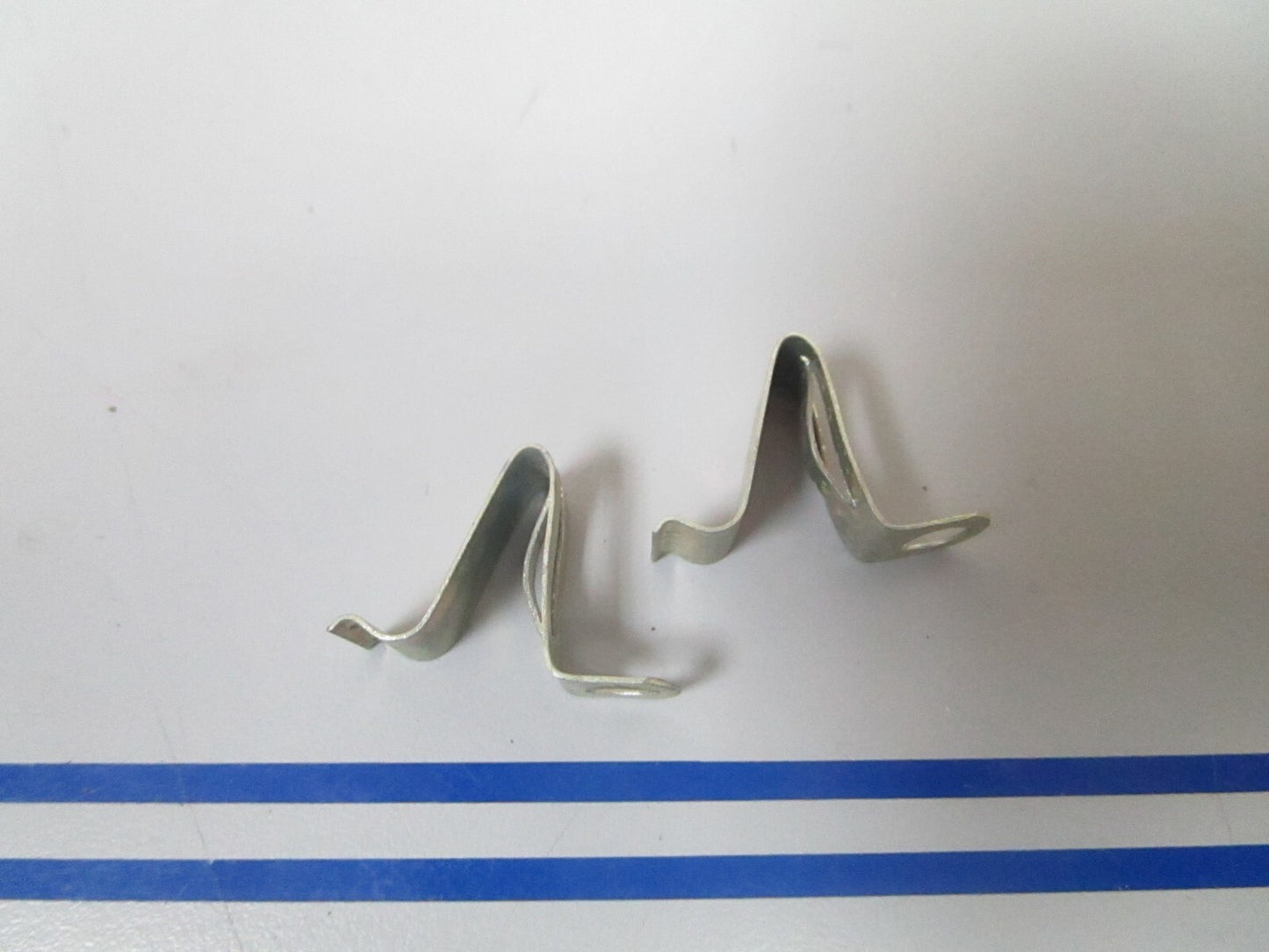 *NEW OEM* (LOT OF 2) 0810 OMC Johnson Evinrude Spring 510325 0510325
