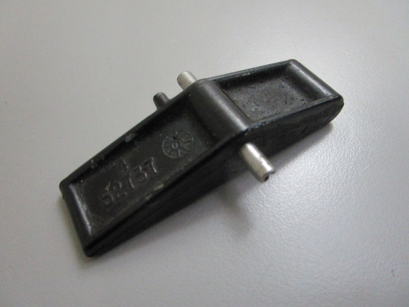 *NEW OEM* 0810 Mercury Quicksilver Cowl Latch Hinge Lever 52737