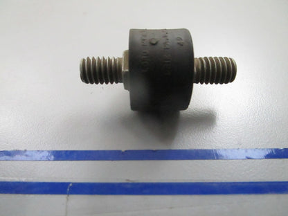 *NEW OEM* 0810 OMC Johnson Evinrude Rubber Mount 379061 0379061