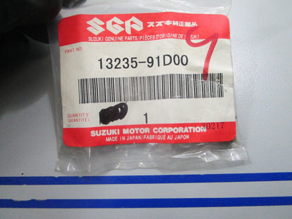 *NEW OEM* 0810 Suzuki Nozzle 13235-91D00