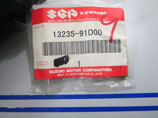 *NEW OEM* 0810 Suzuki Nozzle 13235-91D00