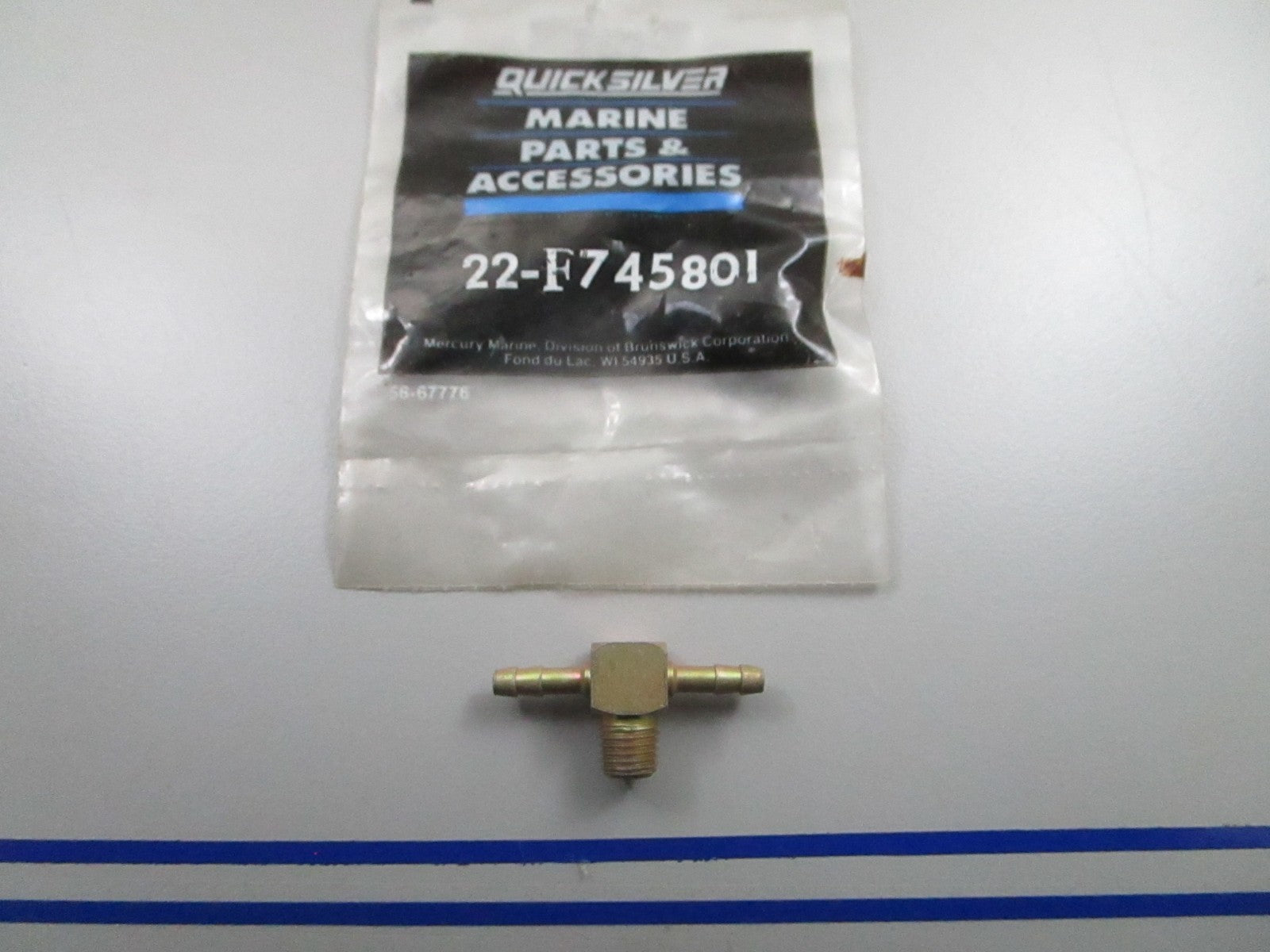 *NEW OEM* 0810 Mercury Force 120 150 HP 89'-94' Fitting 22-F745801