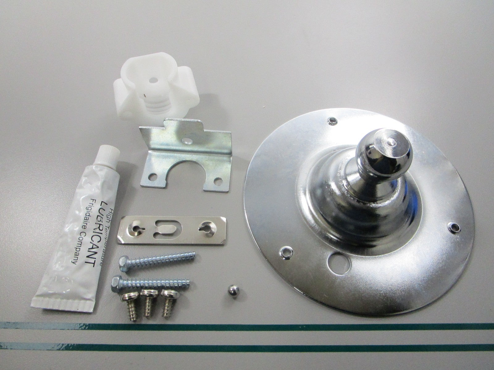 NEW OEM 5303281153 Electrolux Rear Bearing Kit 0810