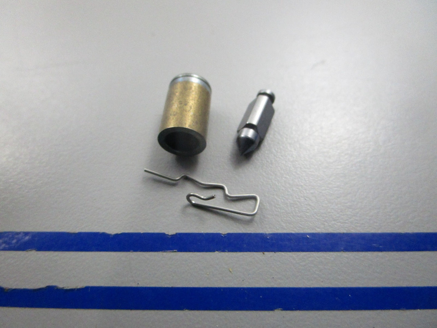 NEW OEM 394683 Briggs & Stratton Needle/Seat Kit 0810
