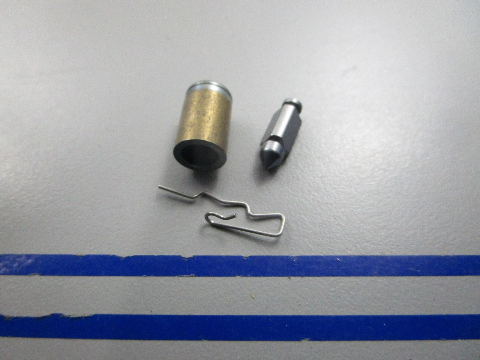 NEW OEM 394683 Briggs & Stratton Needle/Seat Kit 0810