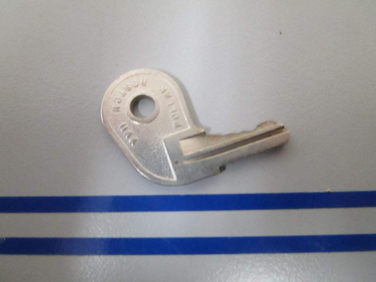 NEW OEM 501793 0501793 OMC Johnson Evinrude #28 Ignition Key 0810
