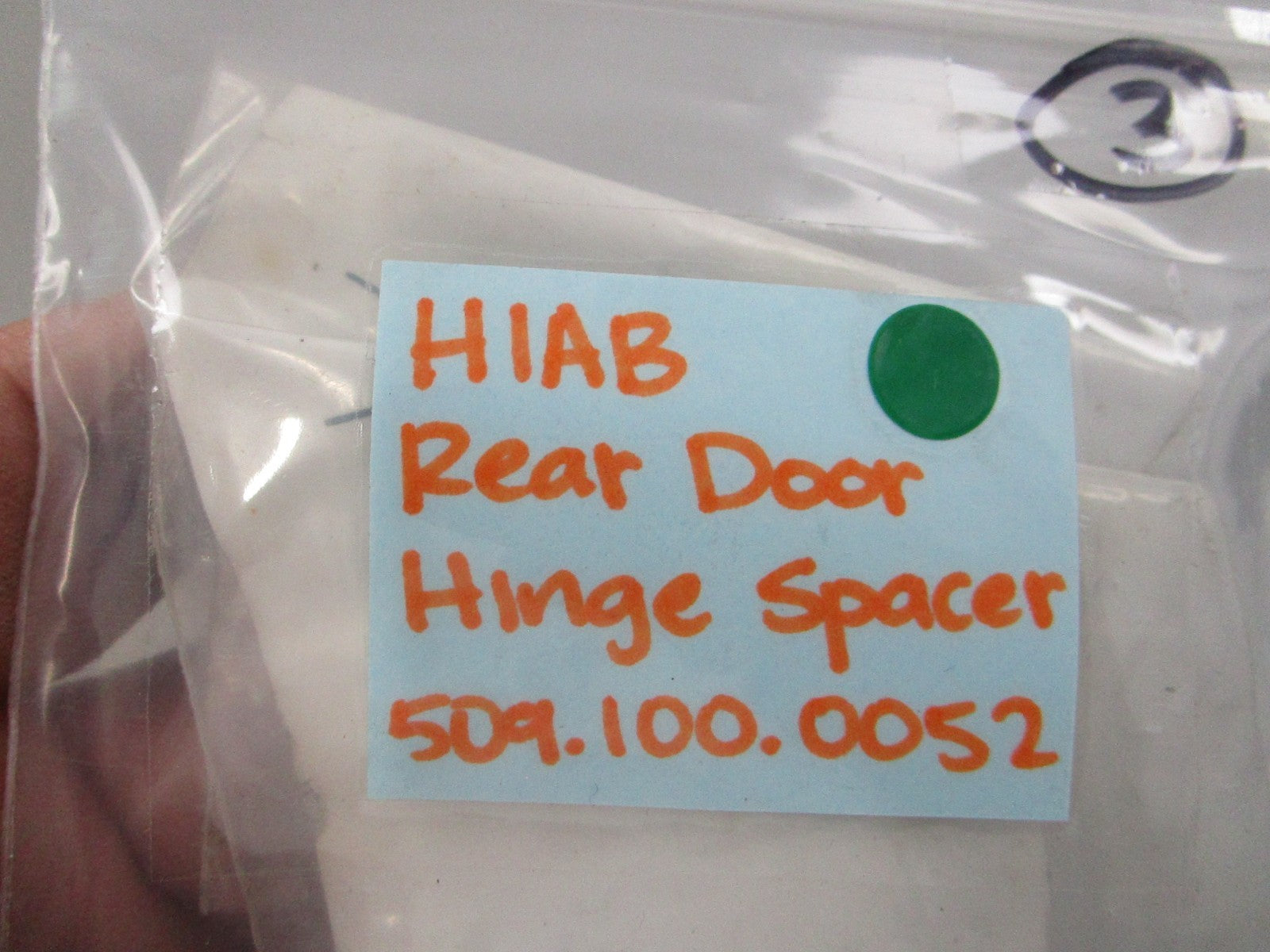 NEW OEM 509.100.0052 HIAB Rear Door Hinge Spacer 0810
