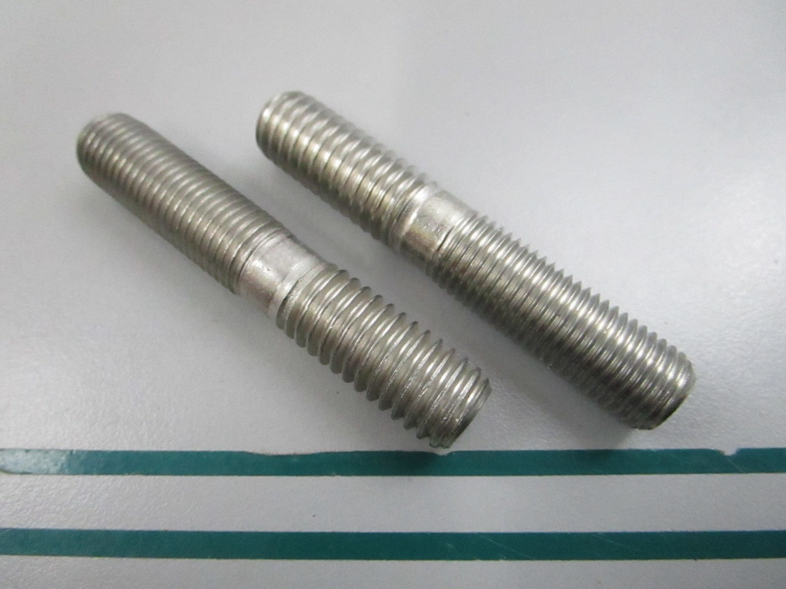 NEW OEM (LOT OF 2) 911798 0911798 OMC Johnson Evinrude Stud 0810